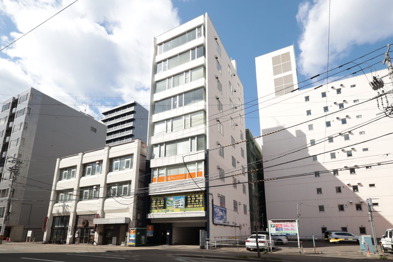 事務所外観・内観